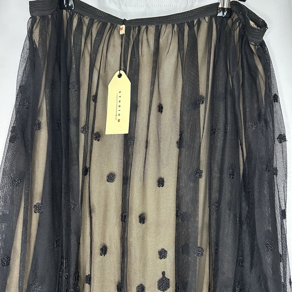Studio M Size Large Sheer Lace Skirt Elastic Waist Black Nude Lined NWT - Picture 2 of 7